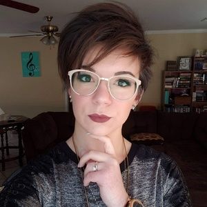 Meet your Posher, Lindsey
